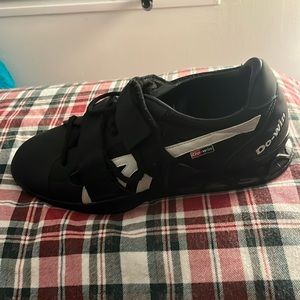 Do-win lifting shoes.11.5